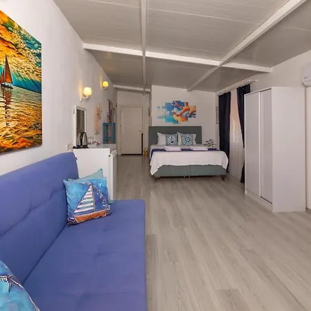 Derin Mavi Butik * Sogut (Aegean)