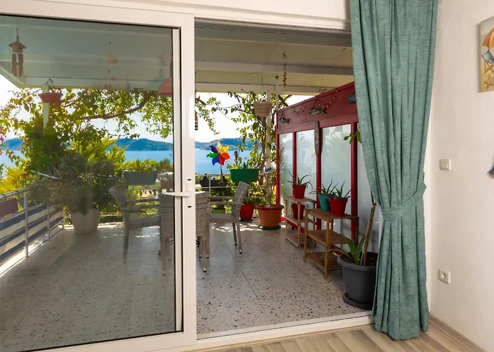 Derin Mavi Butik Sogut (Aegean)