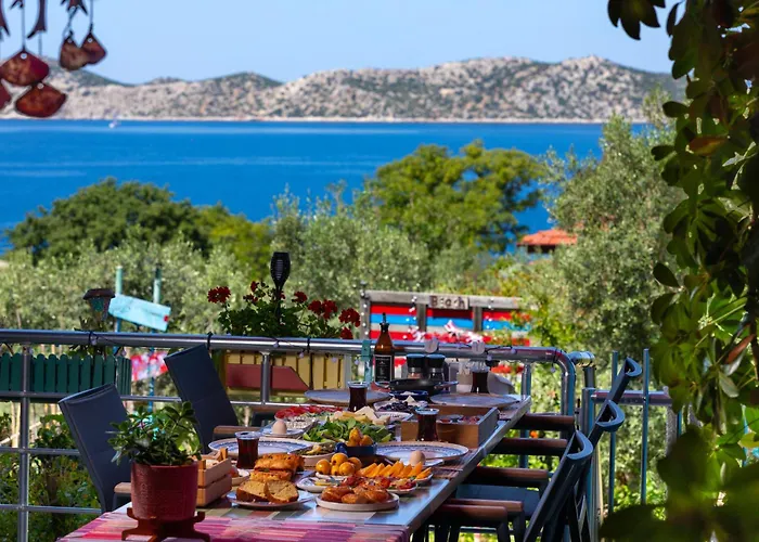 Derin Mavi Butik * Sogut (Aegean)