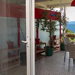 Derin Mavi Butik منزل للإقامة