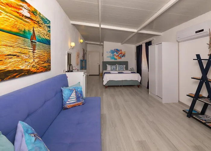 Derin Mavi Butik * Sogut (Aegean)