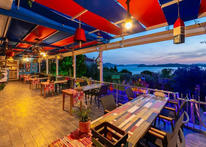 Derin Mavi Butik * Sogut (Aegean)